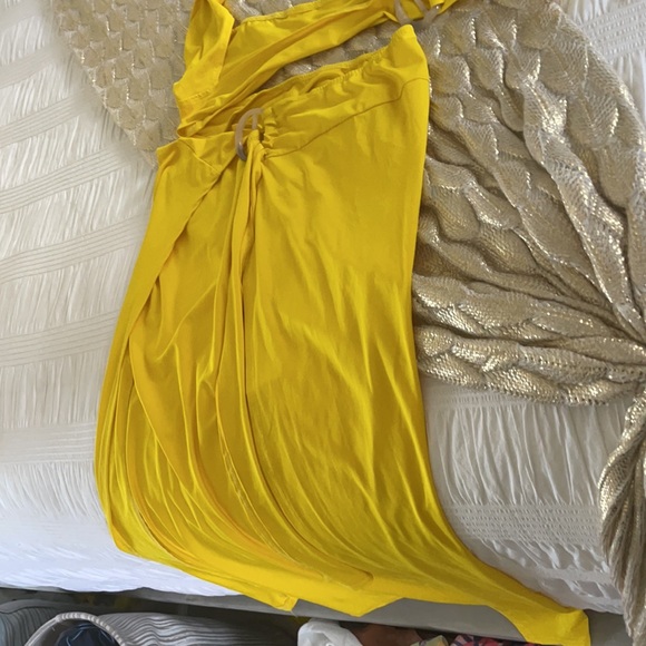 2 piece yellow high slit skirt medium used once - Picture 4 of 6